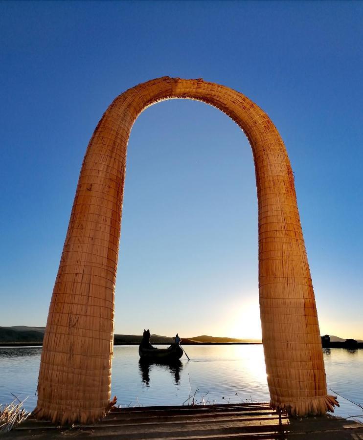 Uros Waliski Lodge プーノ エクステリア 写真