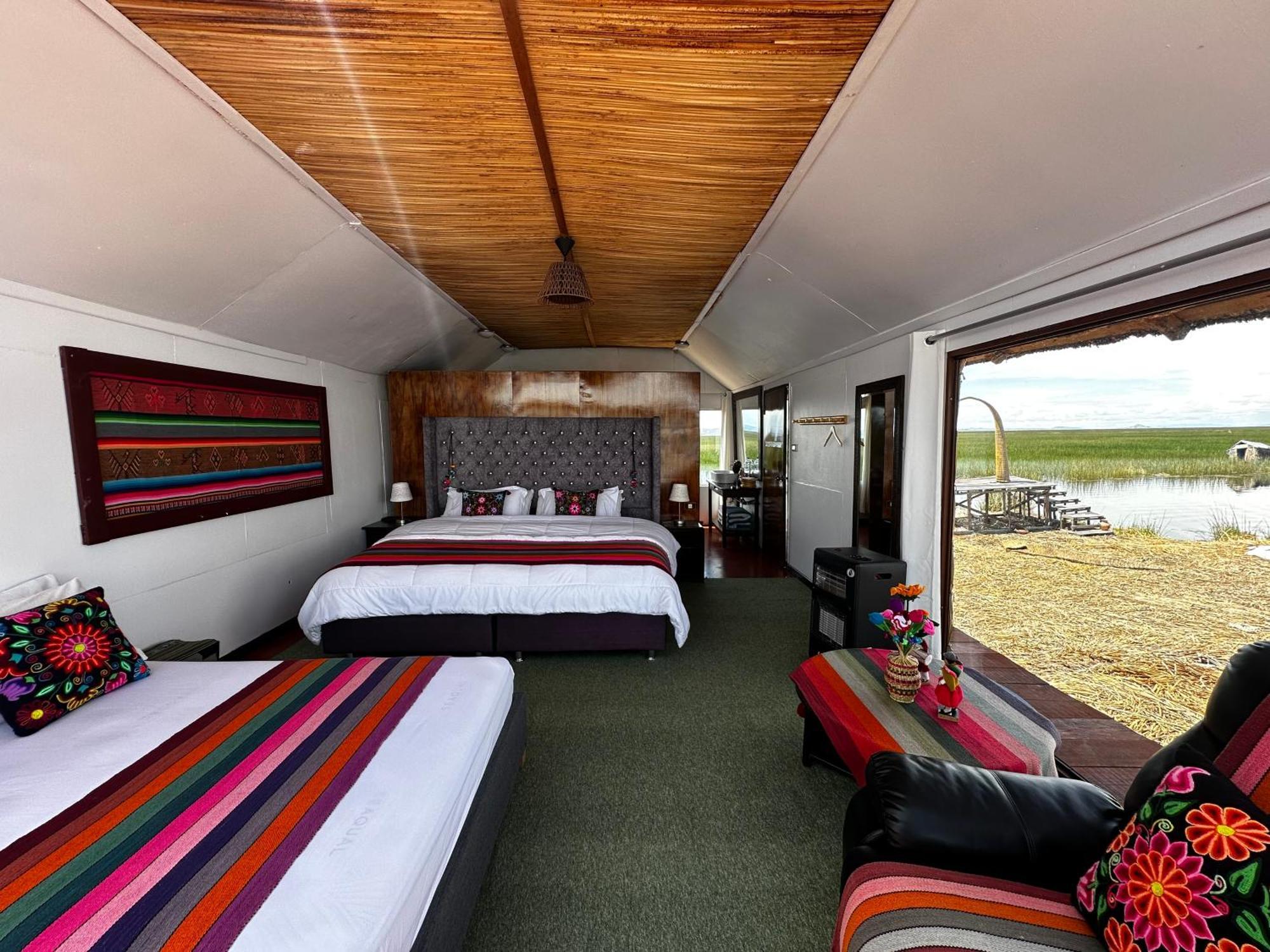 Uros Waliski Lodge プーノ エクステリア 写真