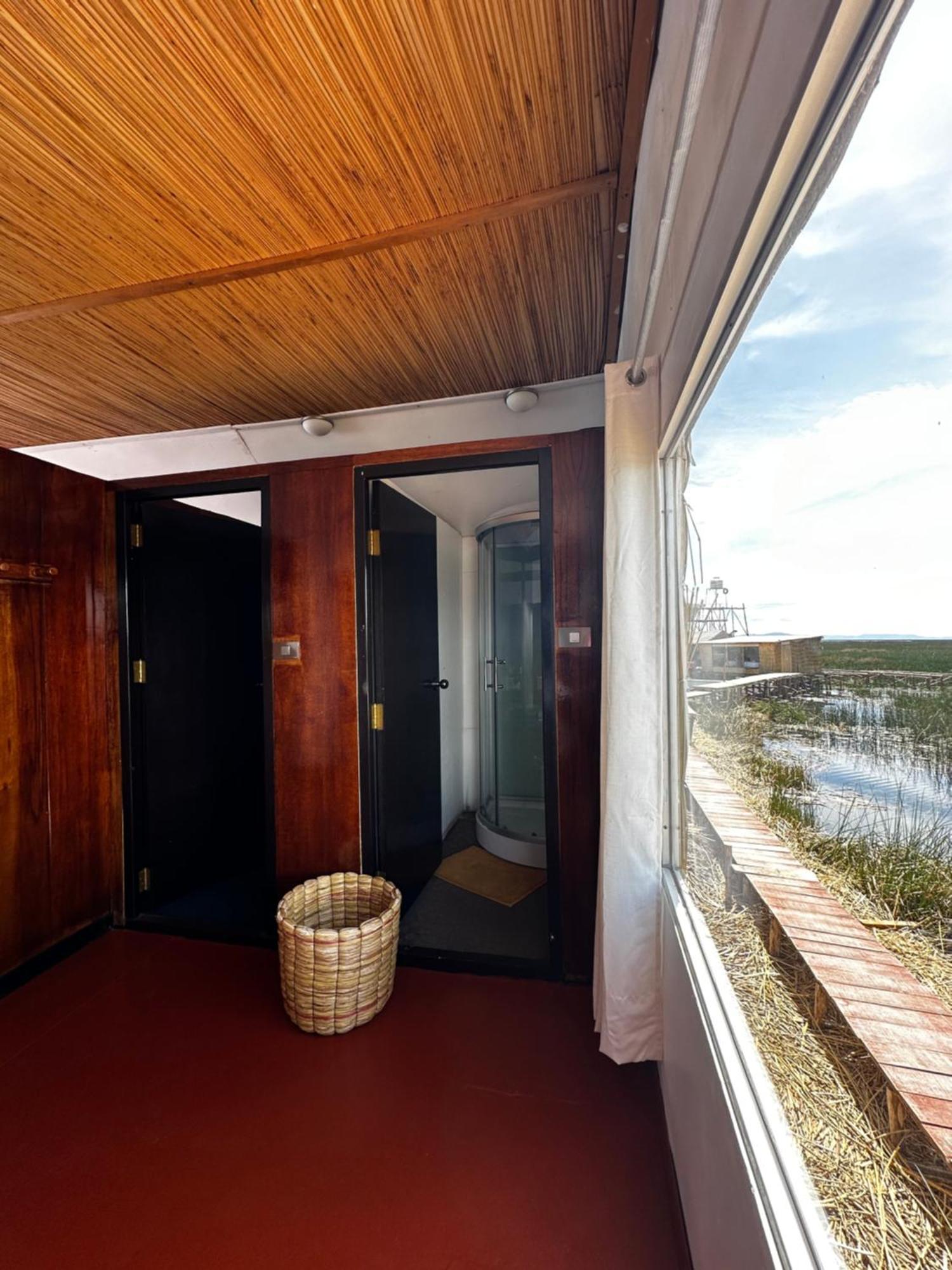 Uros Waliski Lodge プーノ エクステリア 写真