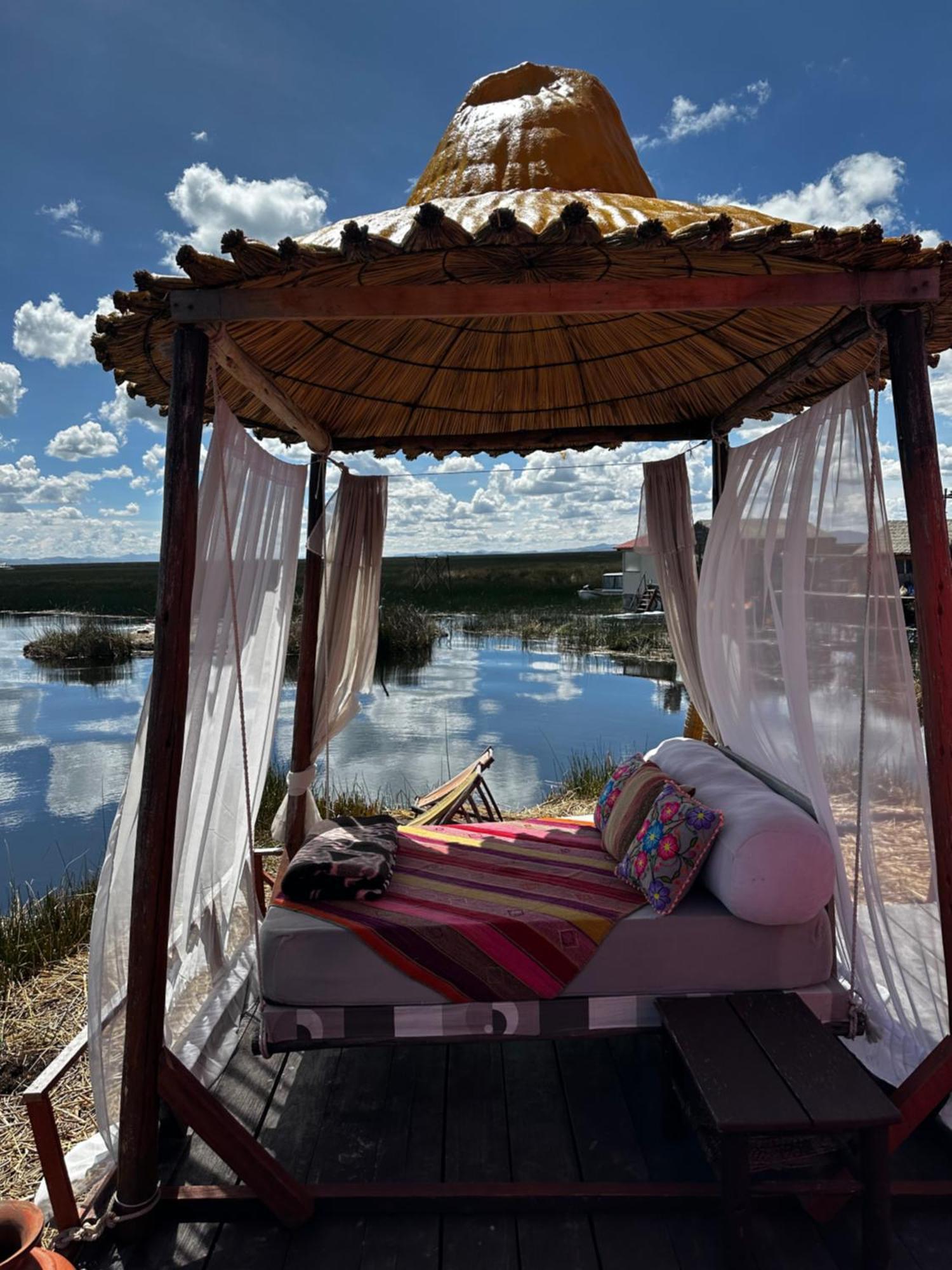 Uros Waliski Lodge プーノ エクステリア 写真