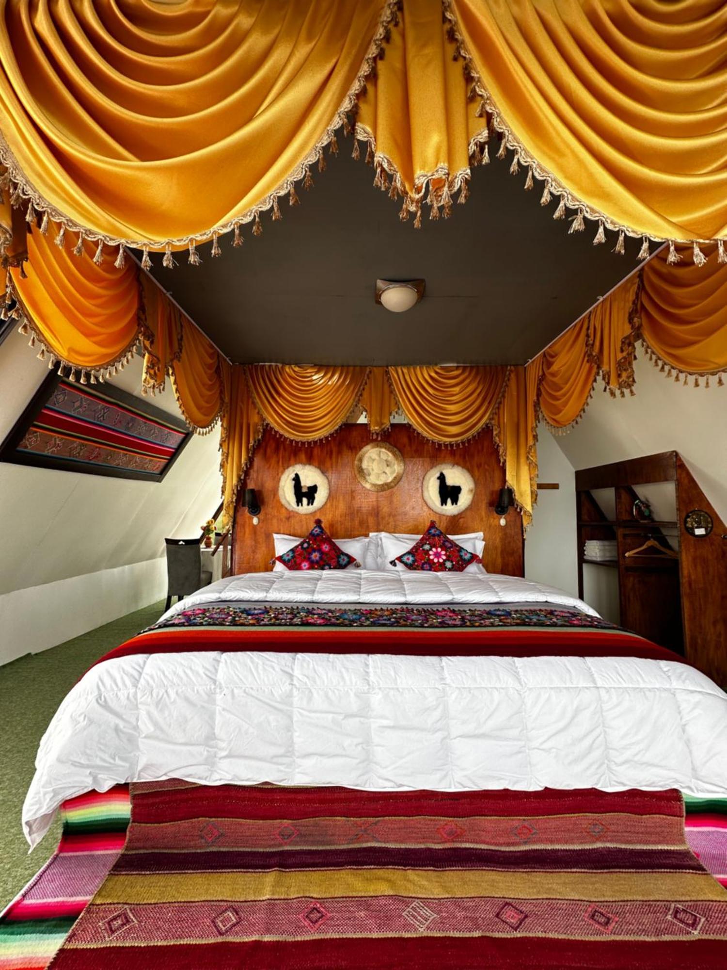 Uros Waliski Lodge プーノ エクステリア 写真