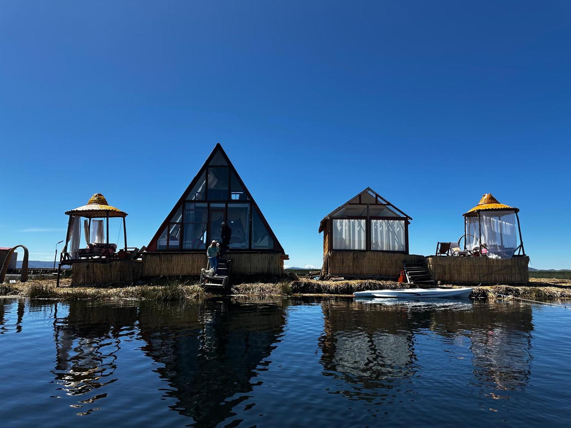 Uros Waliski Lodge プーノ エクステリア 写真