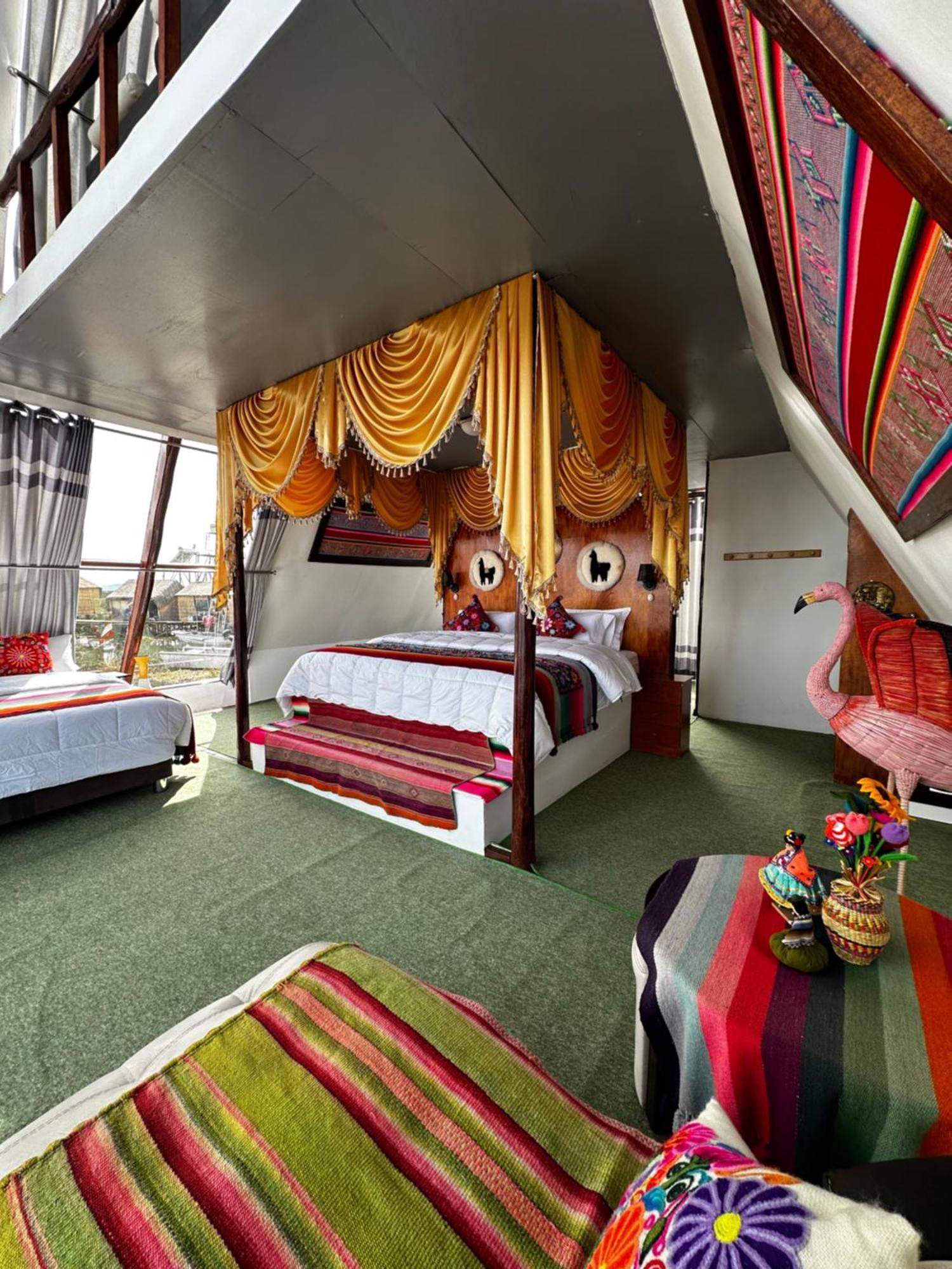 Uros Waliski Lodge プーノ エクステリア 写真