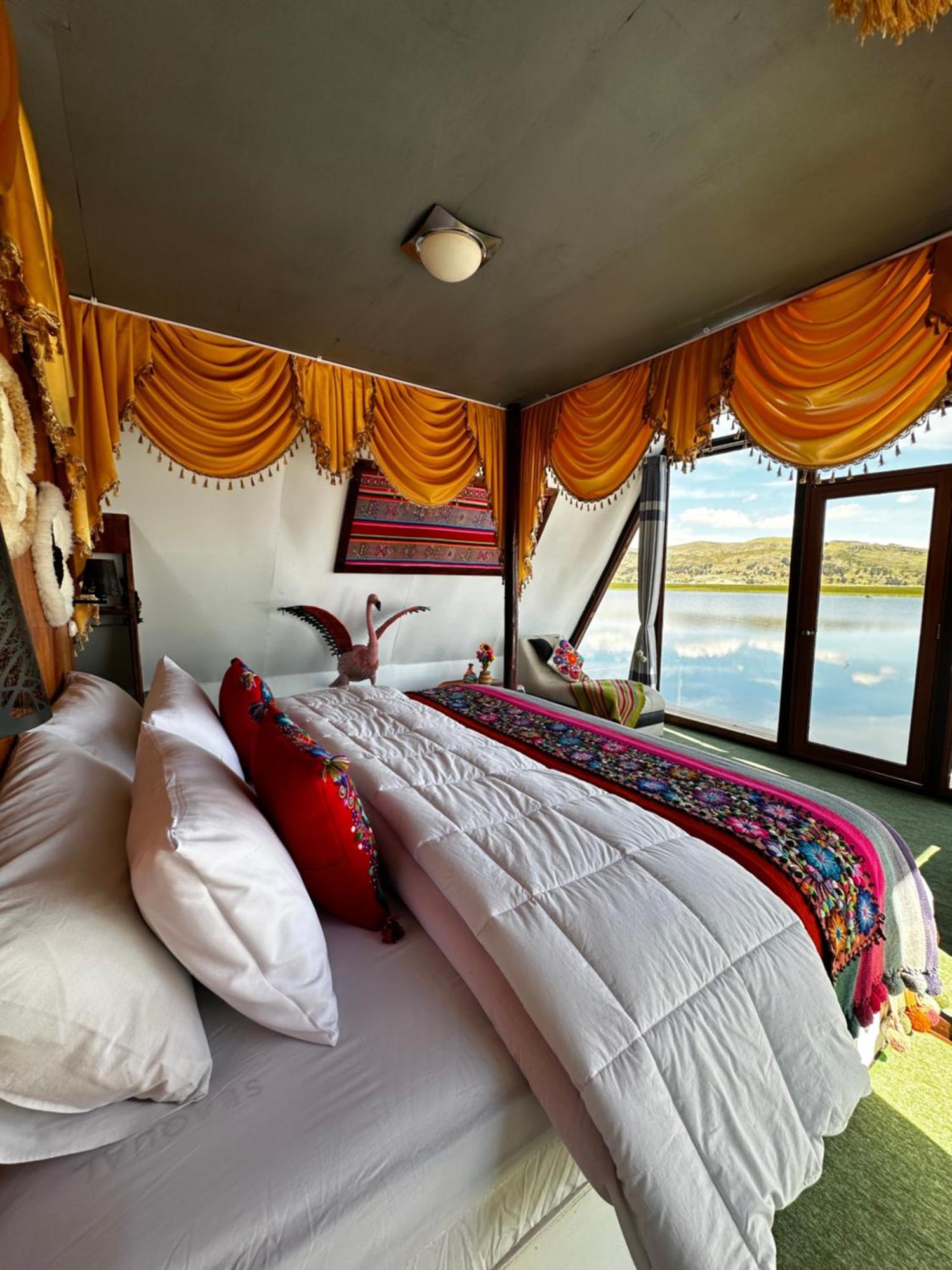 Uros Waliski Lodge プーノ エクステリア 写真