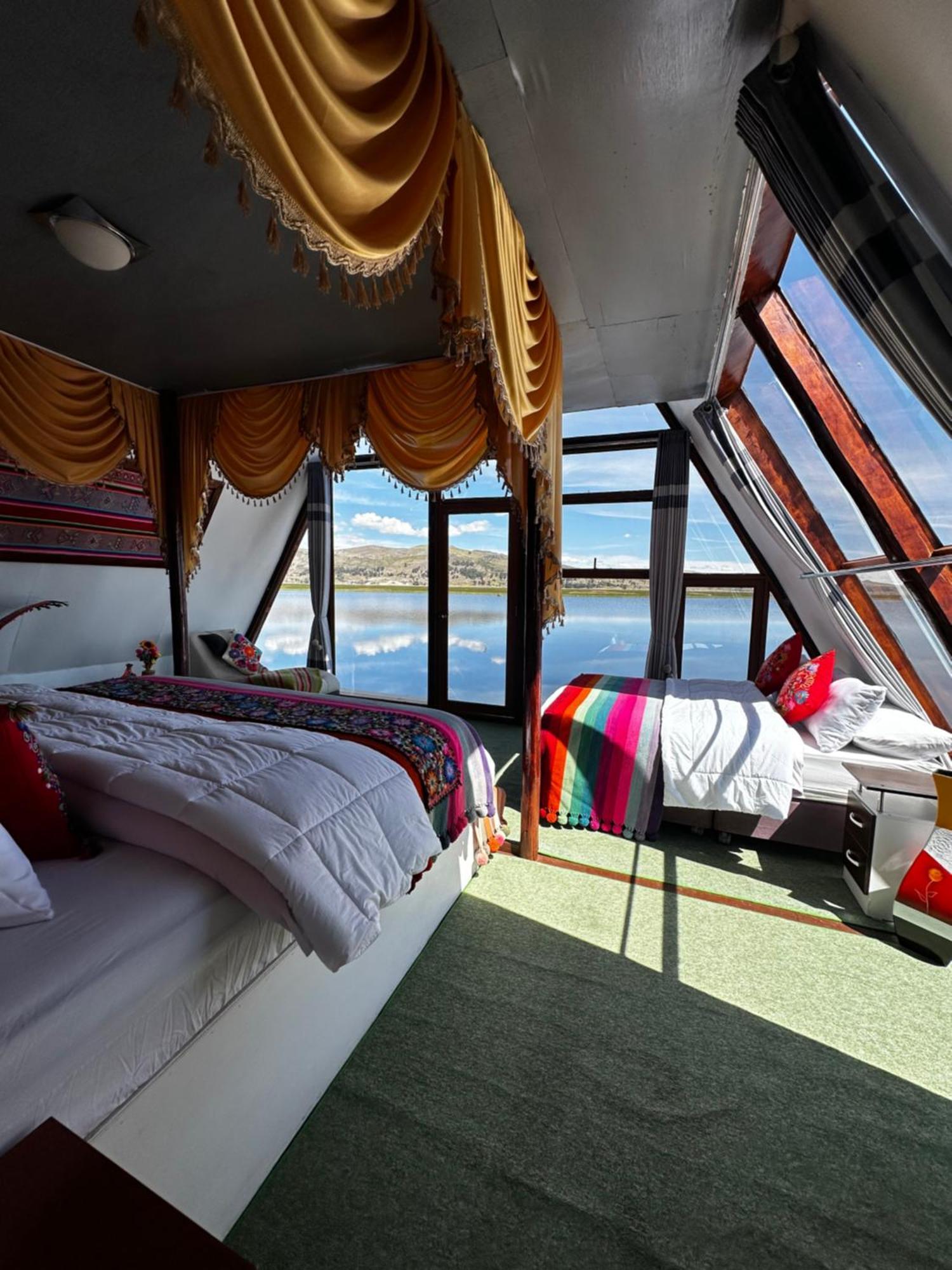 Uros Waliski Lodge プーノ エクステリア 写真