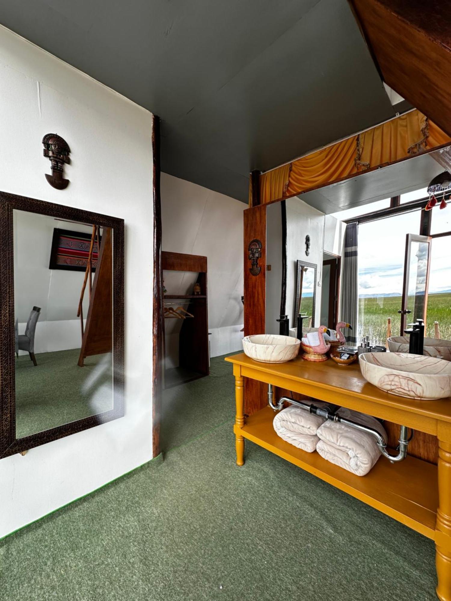 Uros Waliski Lodge プーノ エクステリア 写真