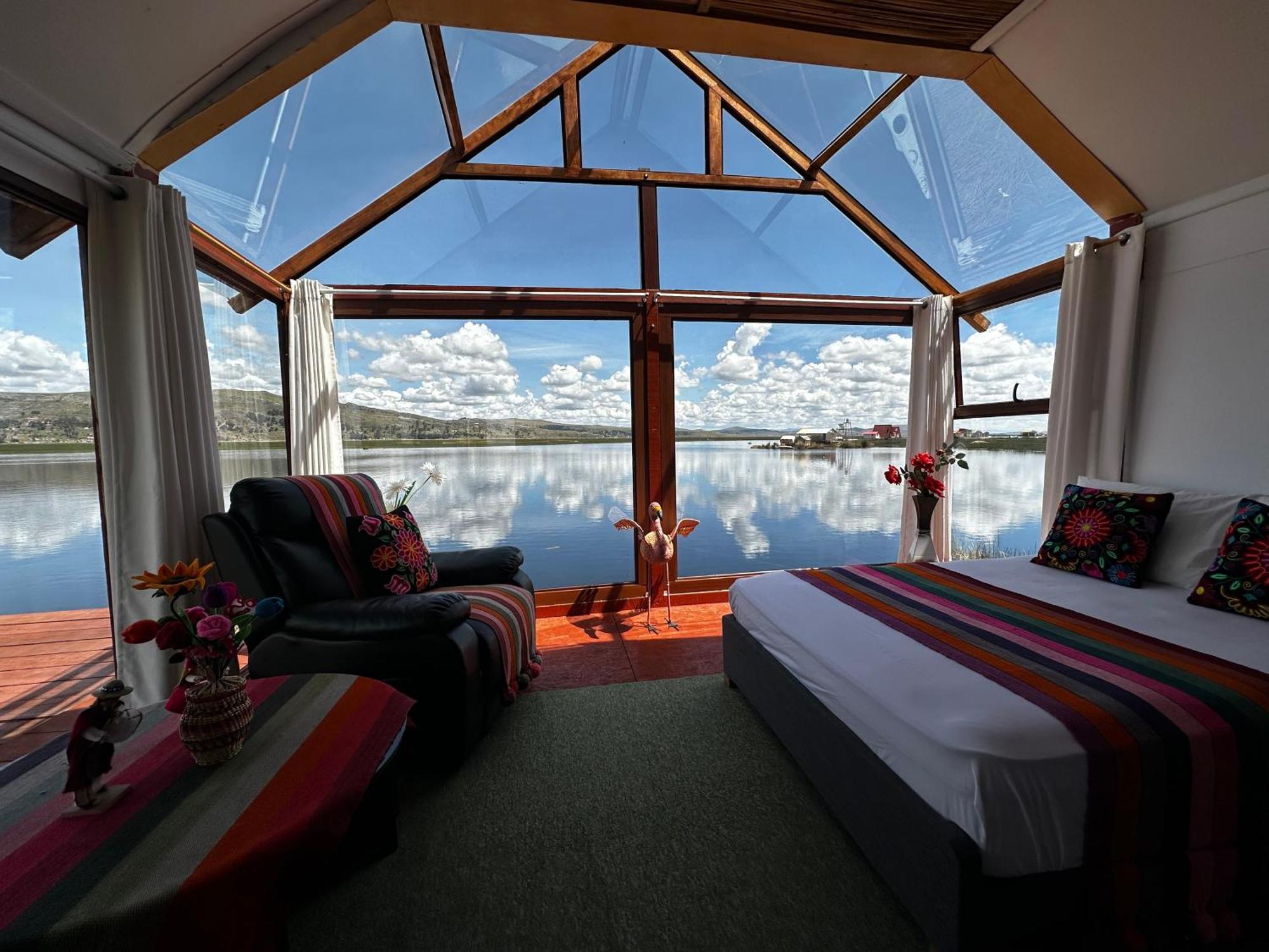 Uros Waliski Lodge プーノ エクステリア 写真