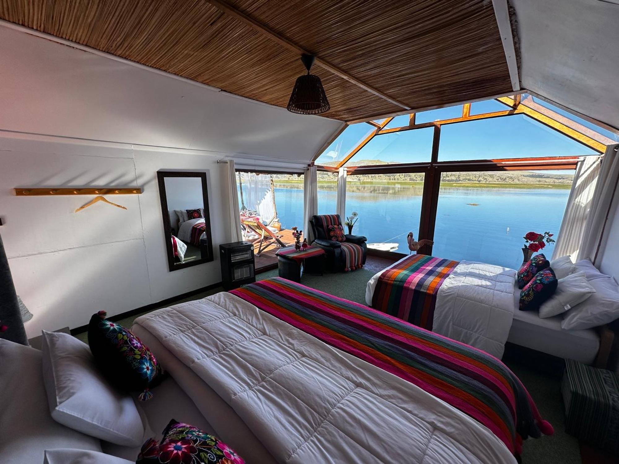 Uros Waliski Lodge プーノ エクステリア 写真