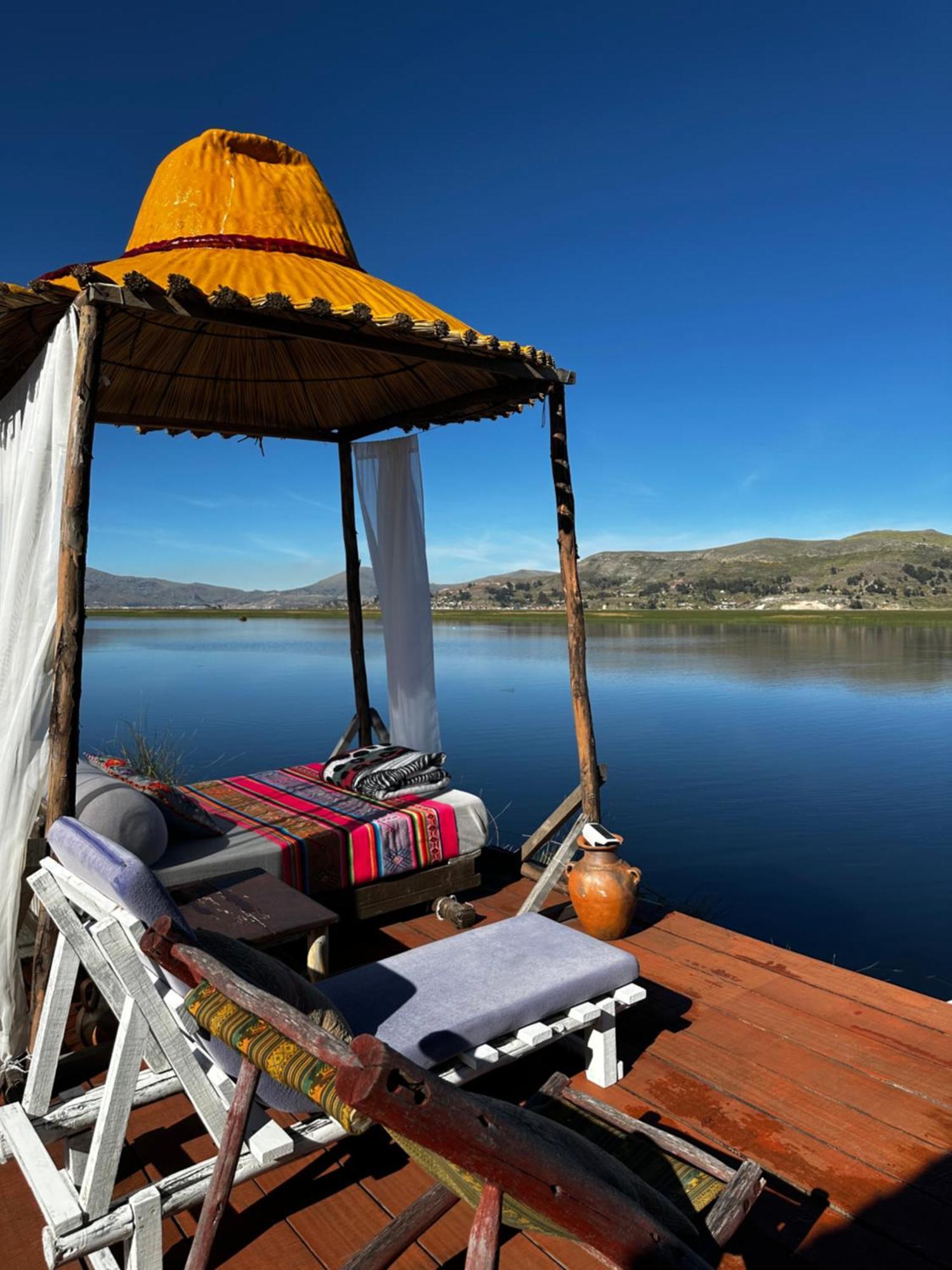 Uros Waliski Lodge プーノ エクステリア 写真