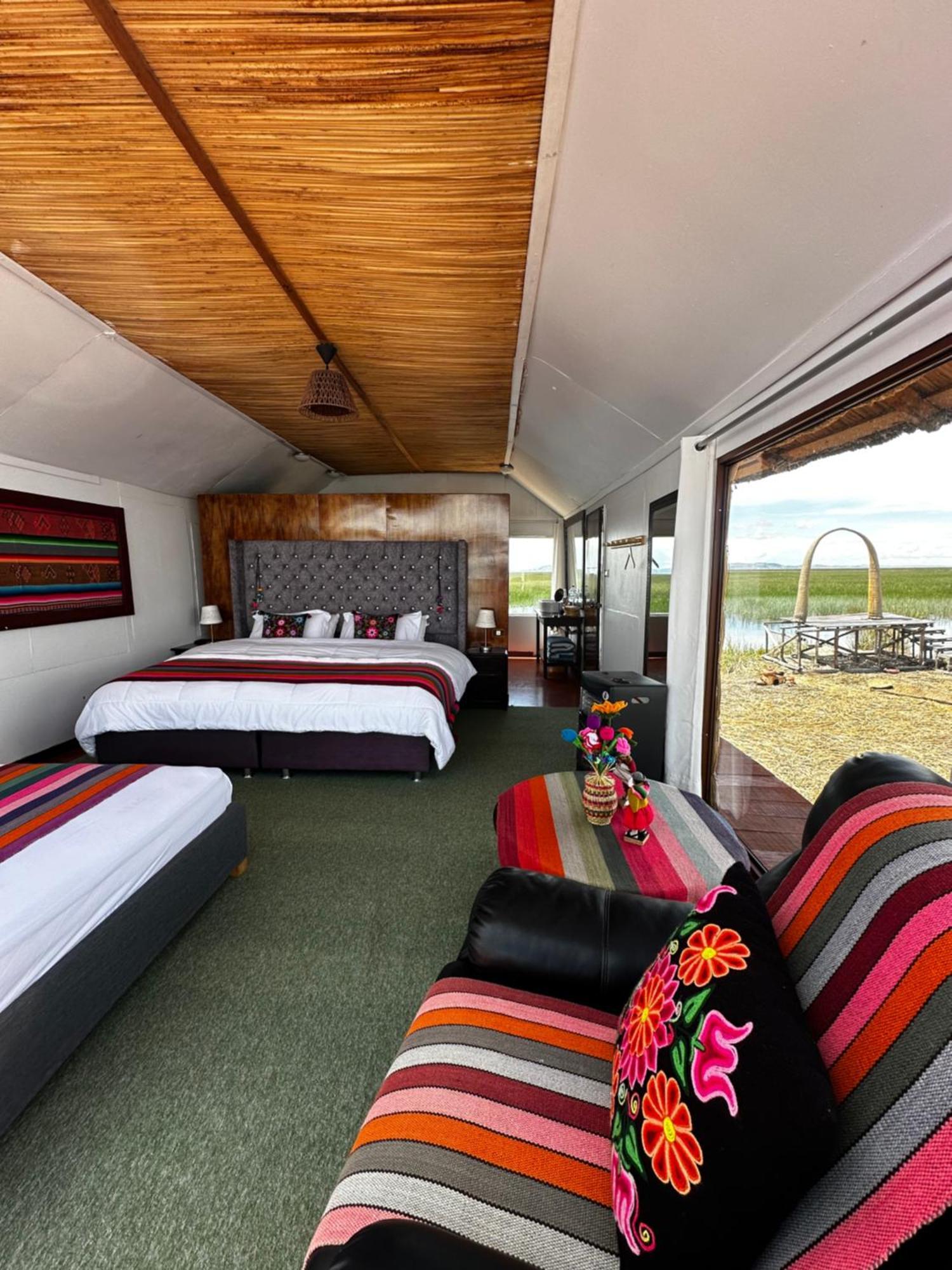 Uros Waliski Lodge プーノ エクステリア 写真