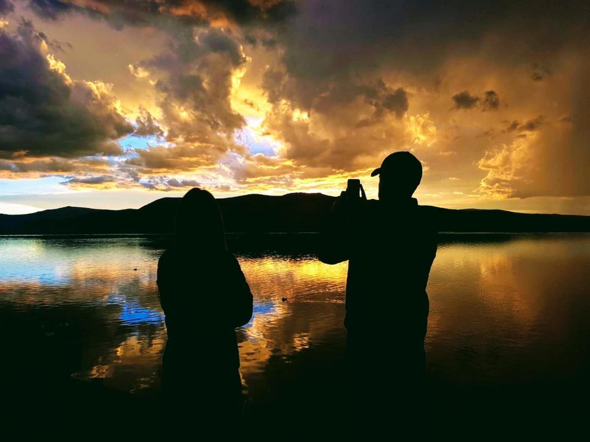 Uros Waliski Lodge プーノ エクステリア 写真